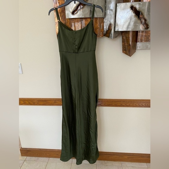 Revelry Skye Satin Dress Green size 8 - Picture 6 of 11